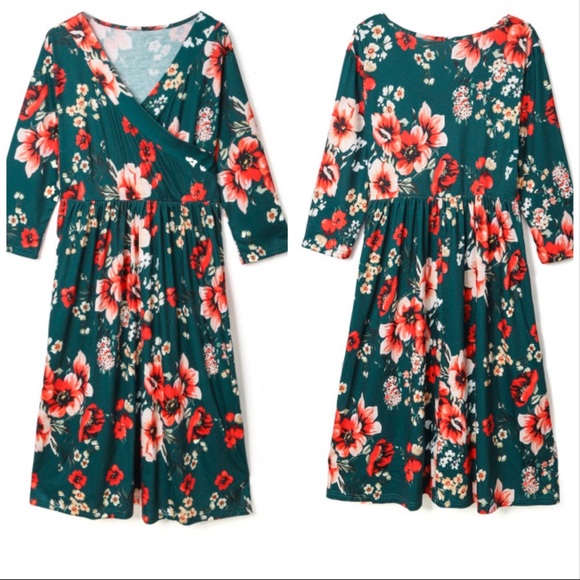 🖤Emerald Floral Midi Wrap Dress - Picture 2 of 6